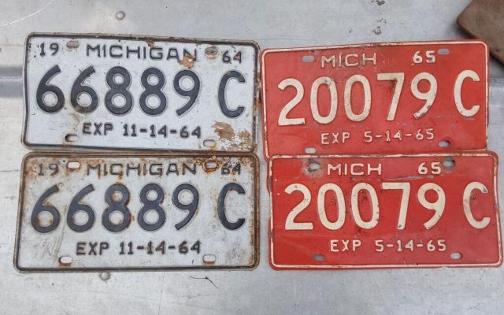 MICHIGAN LICENSE PLATES- 1964 MATCHING SET AND