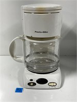 Proctor Silex 12 Cup Coffee Maker Powers On