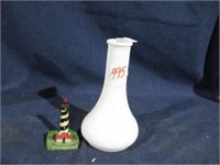 Vase and lighthouse.