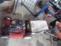 SELF PROPELLED TORO PUSH MOWER