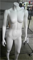 LIFESIZE FEMALE HEADLESS MANNEQUIN