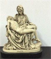 Figurine Of Jesus and Mary K15A