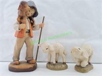 Anri 6" Shepard carrying Brown sheep and 2 Sheep