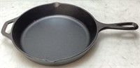 LODGE 10’’ CAST IRON FRY PAN, NEW