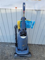 KENMORE Vacuum Cleaner with NEW Bag