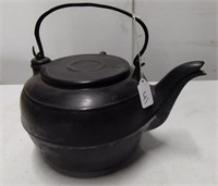Vintage #7 Cast Iron Tea Pot-has crack on bottom