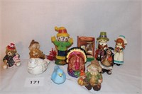 THANKSGIVING HOLIDAY DECORATION BOX LOT