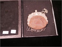 A beaded silverplate purse 4 1/2" long