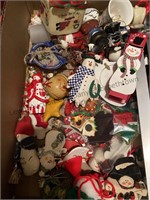 Two boxes of assorted Christmas items are mainly