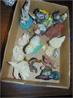 Flat full of Vintage Chicken S&P Sets, Figurines