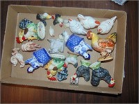 Flat full of Vintage Chicken S&P Sets, Figurines