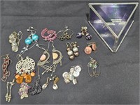Fashion Dangle Earrings Lot w Glass Jewelry Box