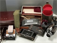 Group vintage cameras incl. Polaroid, etc