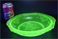 Bol en ouraline / uranium glass