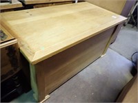 LARGE TOY CHEST 52x28x26