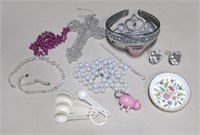 Bag Of Jewelry & Collectibles