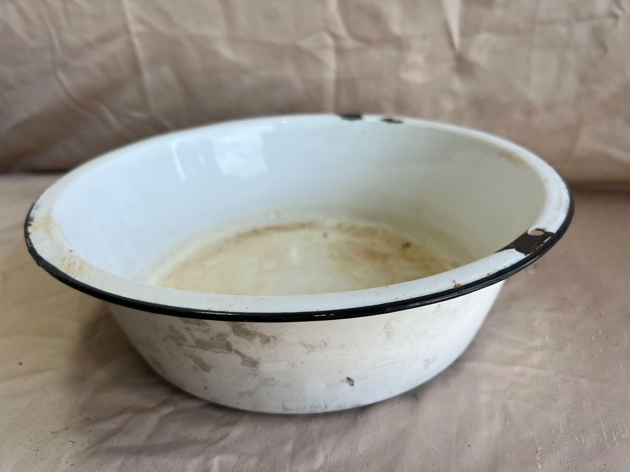 Vintage White Metal Dish Pan