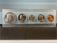 Bicentennial 1976 coins in Whitman display