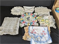 Doilies set