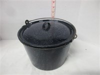 OLD GRANITE WARE POT WITH HANDLE & LID