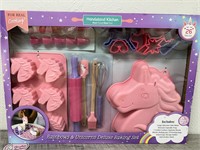 Rainbows and Unicorns Deluxe Baking Set *NEW*