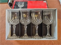 6 Crystal Glasses , in the Box