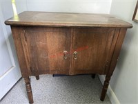 Small old but sturdy accent table (living room)