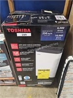 toshiba 6,000btu 250sqft portable AC