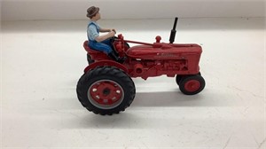 1/16 scale, Farmall H with man