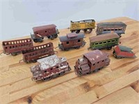 Assorted Vintage Standard Guage Train Cars (1)