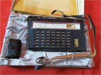 Vintage United Royal transistor Radio w/box.