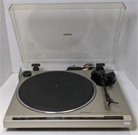 Pioneer PL-220 Full Auto Stereo Turntable. Powers