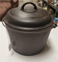 R- Large Erie #6 Cast Iron Pot With Lid
