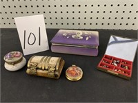 JEWLERY BOXES / EARRINGS