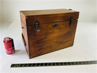 Vintage wooden keepsake box