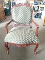 Stunning Vintage Style Accent Chair with