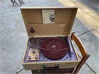 VINTAGE RECORD/RADIO PLAYER