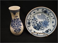 Two pieces of Delft blue and white china: