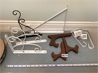 Hangers & plate holders