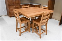 BROWN MAPLE "COUNTRY" PEDESTAL TABLE WITH