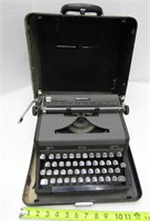 1950's Royal Quiet Deluxe Typewriter in Case