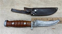 Towika Hunting Knife w/Sheath (Ireland). *DC