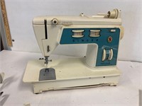 Singer sewing machine. No cord. No information