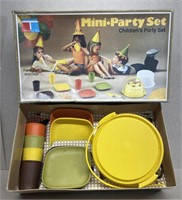 Tupperware toys mini party set