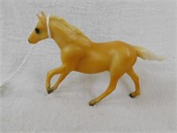 Breyer Stablemate Thoroughbred palomino horse