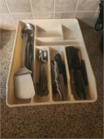 Tray lot of utensils