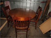 NICE ANTIQUE OAK TABLE AND CHAIRS