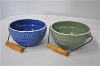 Small bailed bowls