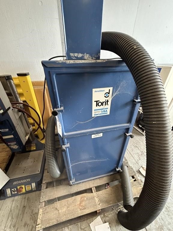 TORIT DUST COLLECTOR - WORKING