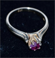 14kt Yellow Gold & Ruby Ring sz 6.5